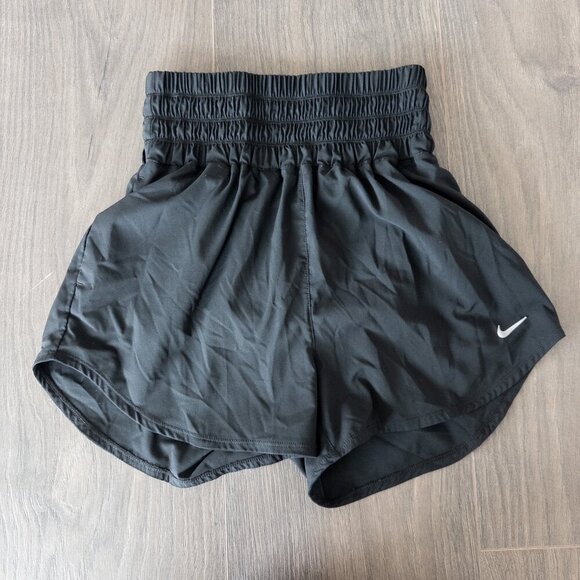 Nike Dri Fit High Rise Shorts with Liner in Black Size Small - Picture 1 of 5